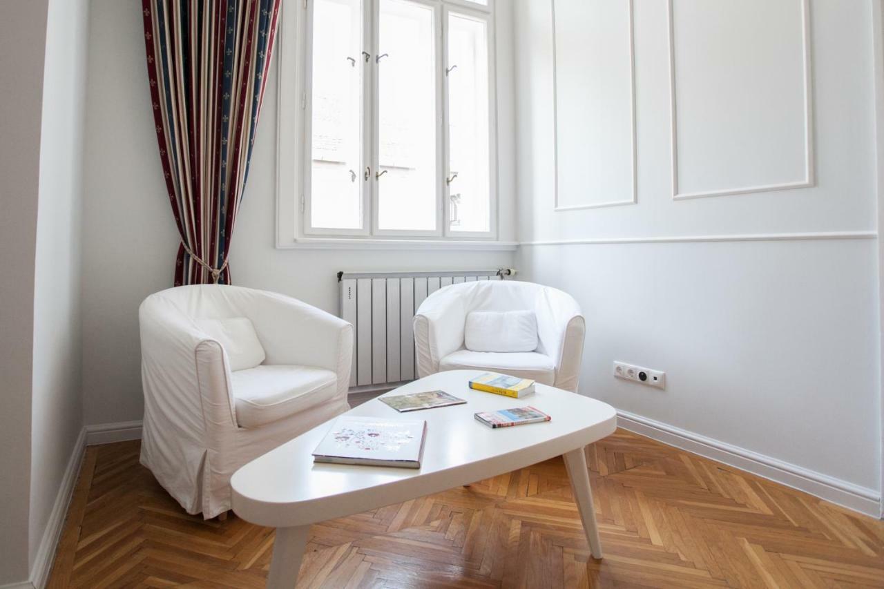 Chic & Charm Apartment Budapest Luaran gambar